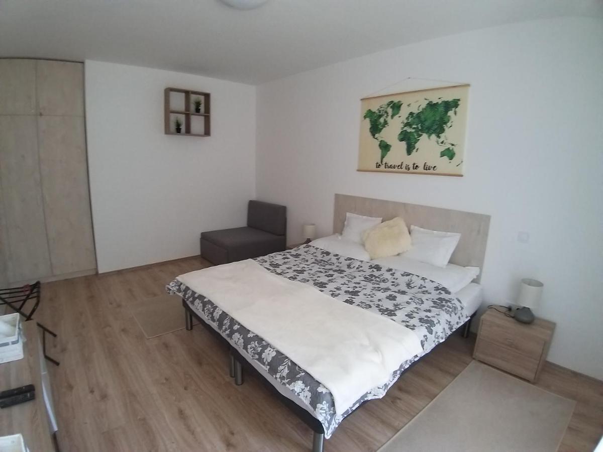 דירות Helios Apartman סגד מראה חיצוני תמונה